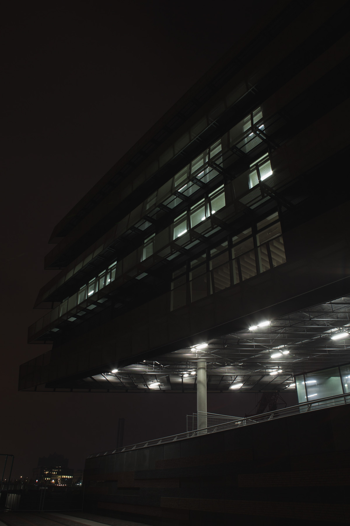 hamburg Hafencity University night lights dark geometry architecture