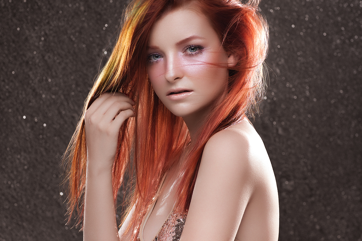 retouch postproduction girl redhead beauty close up MUA hair