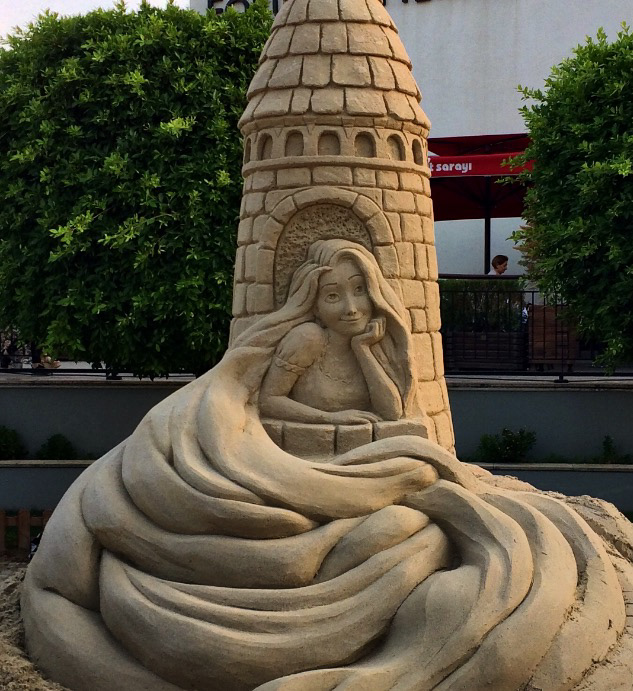 sand sculpture sculpture