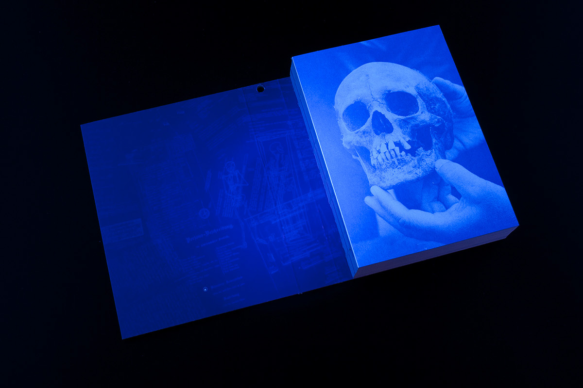 book UV fluorescent petőfi special ink Indigo blue open spine spine binding