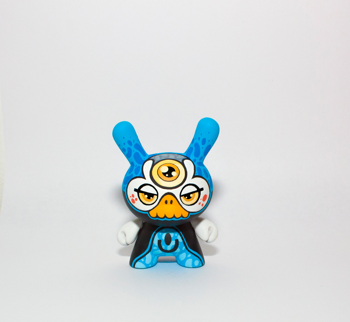 Wuzone Custom vinyltoy Dunny Munny Kidrobot handpainted DIY geek vinyl toy collectible commission colors duck