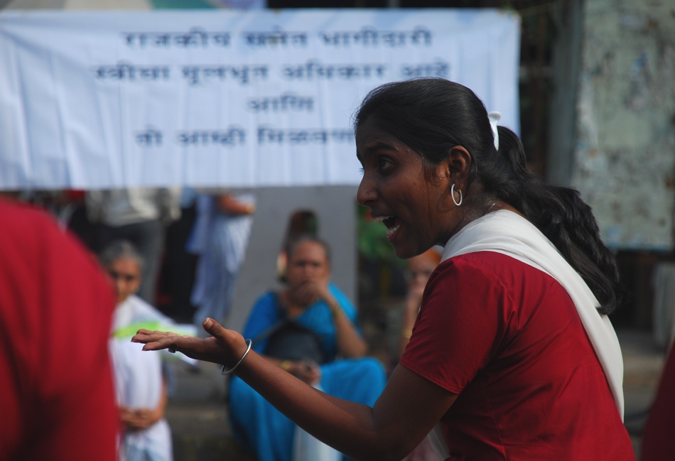 Street Play VAW Violence Against Women thane MUMBAI Activisim rights Human rights women's rights play Performance street performance