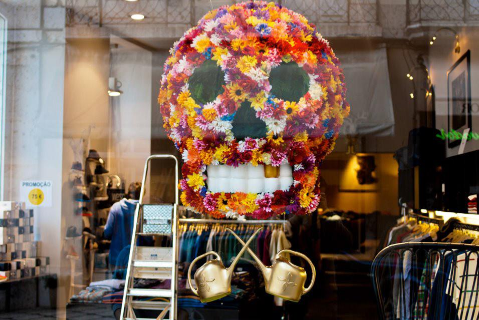skull spring wesc Window Display Visual Merchandising Flowers