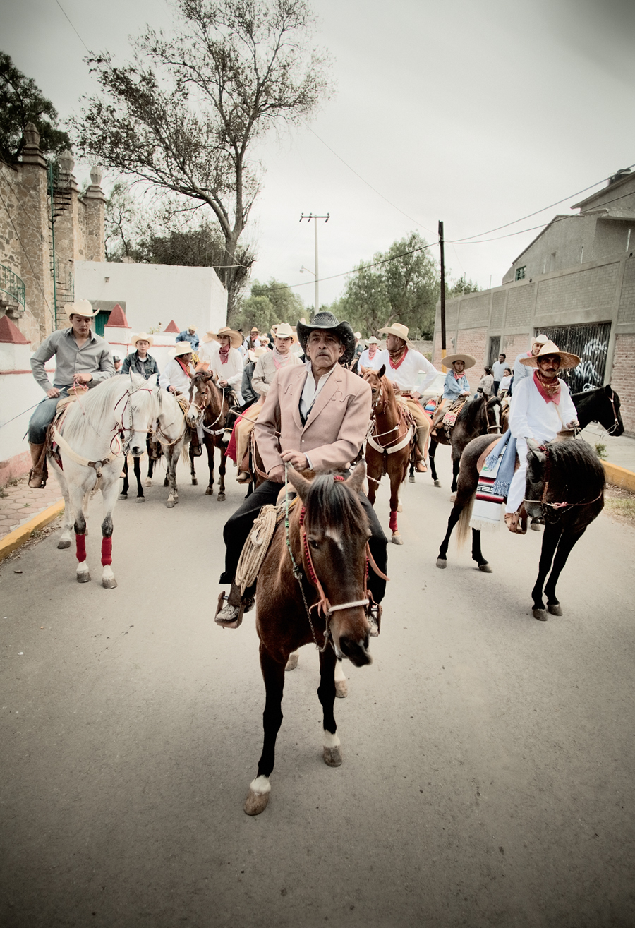 Tepetlaoxtoc mexico los arrieros cowboy horses masculinity fiestas rio frio Catholic Anthropology manhood rural cross-dressing pulche