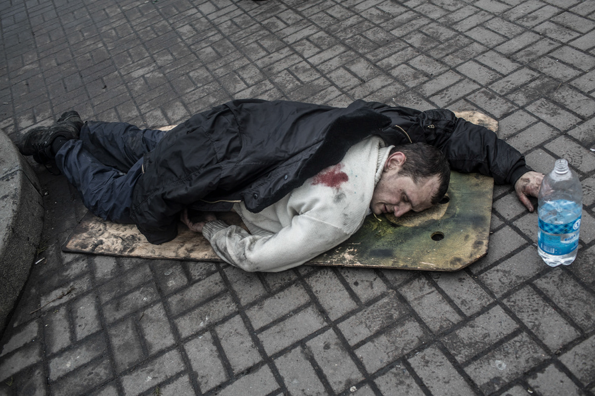 kiev occupy occupy kiev maidan death War claches protest resisting Gasmask Maidan Nezalezhnosti