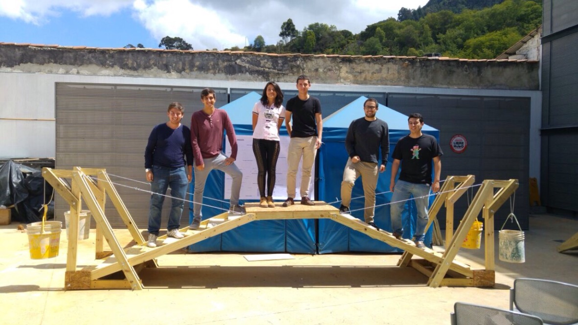 ARQU3325/201620/PUENTE ARQU3325 Enrique Ramirez puente Estructura en madera seminario Uniandes