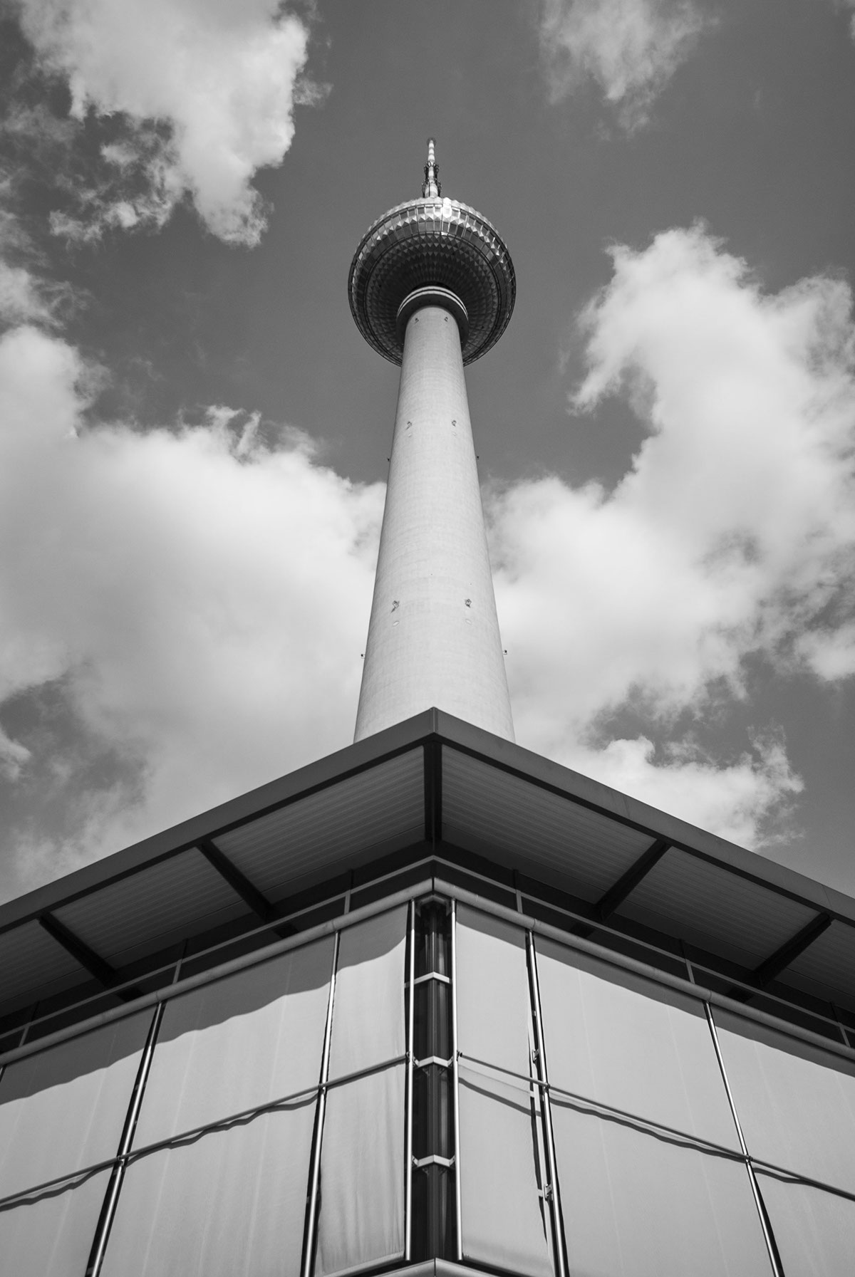 berlin tower fernsehenturm Radio building concrete modernism