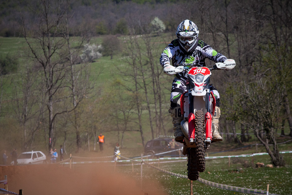 http://www.arive.gr/pages/write_about/views/enduro/enduro.html