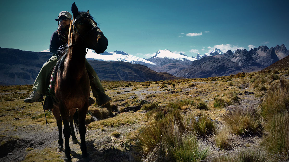 photo huayhuash peru Andes mountain climbing trekking