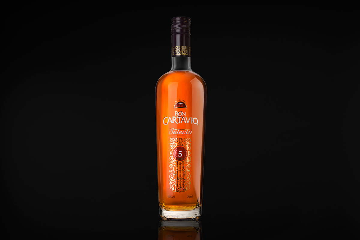 Cartavio Selecto ron añejo peru lima studioa diseño empaque botella bottle Rum premium design
