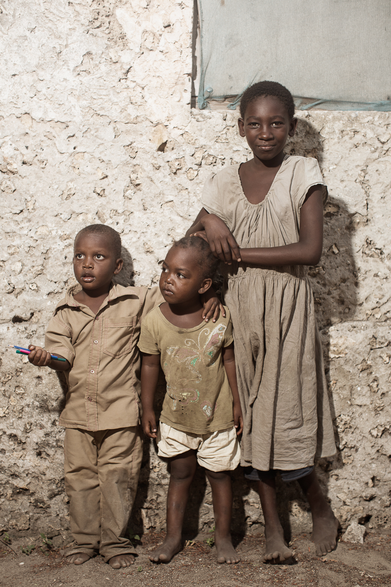 zanzibar portraits africa culture village family life lighting Elinchrom Canon