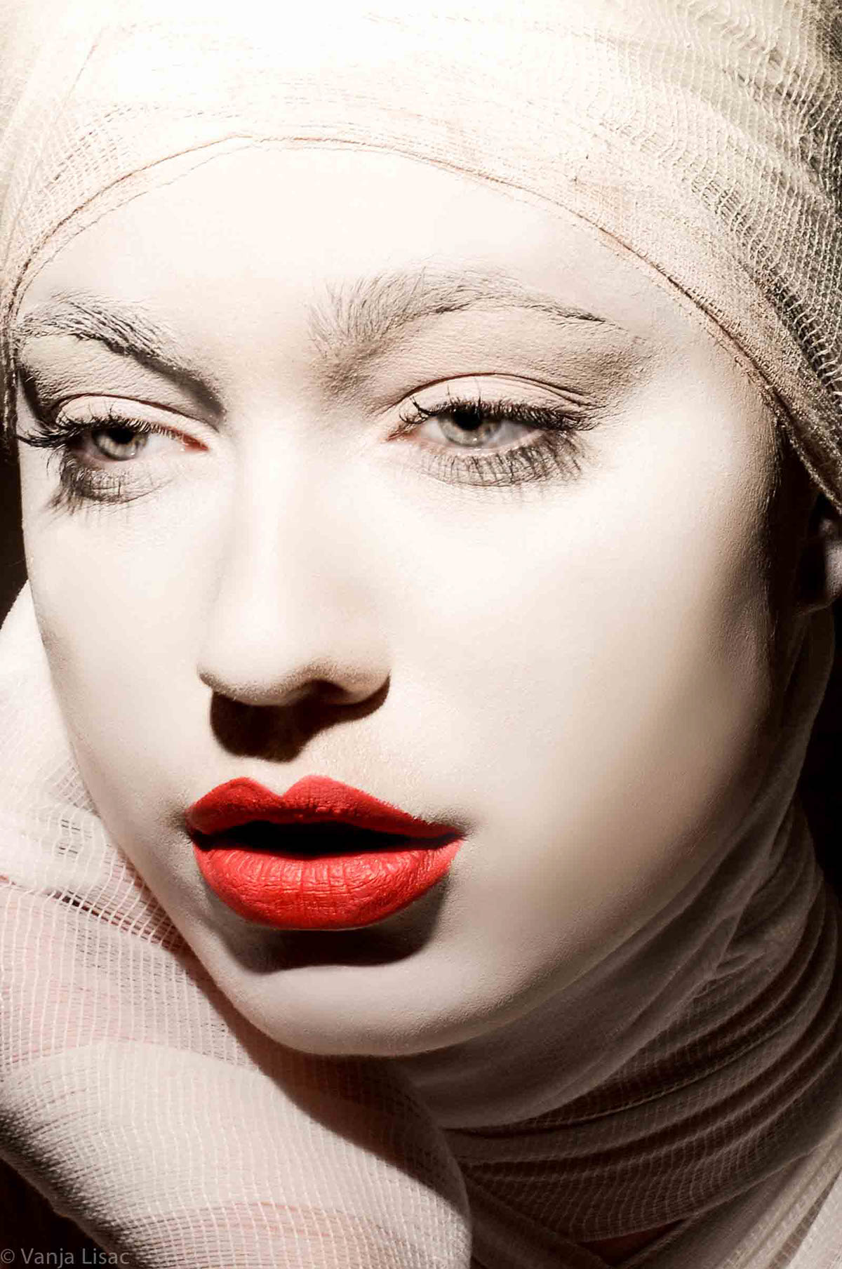 avantgarde makeupartist Hairstylist White styling  stylist studio face beauty