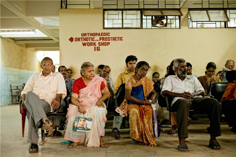 India peple worker doctor color reportage
