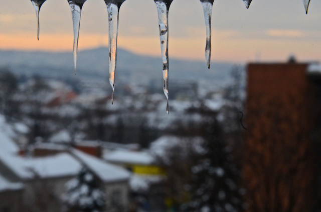 curtain winter belgrade cold ice water