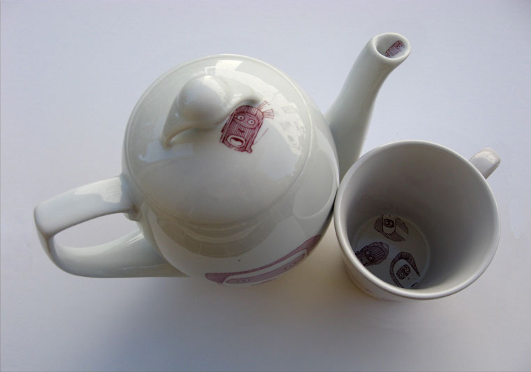 silk screen ceramics  print set faces characters purple porcelain tea pot bowls