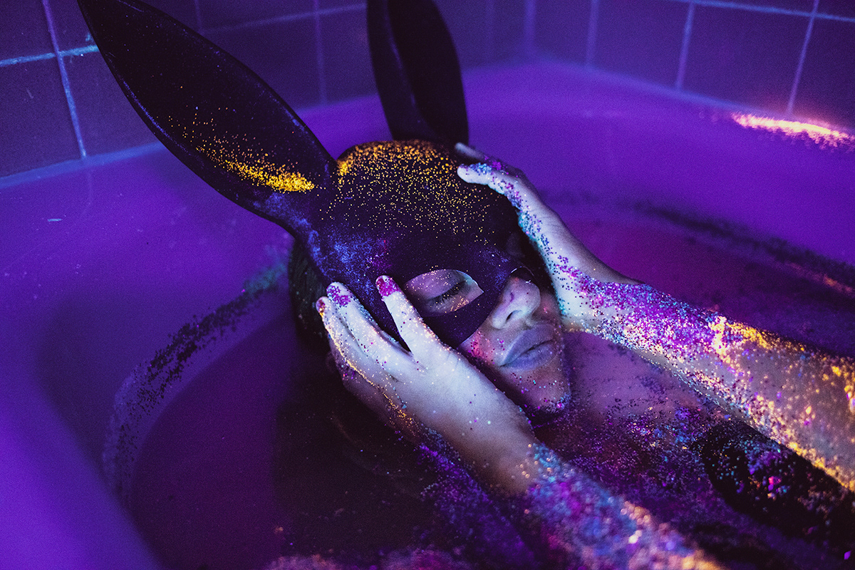 bunny Make Up neon UV adrianoINK Glitter bath water adobeawards top talent