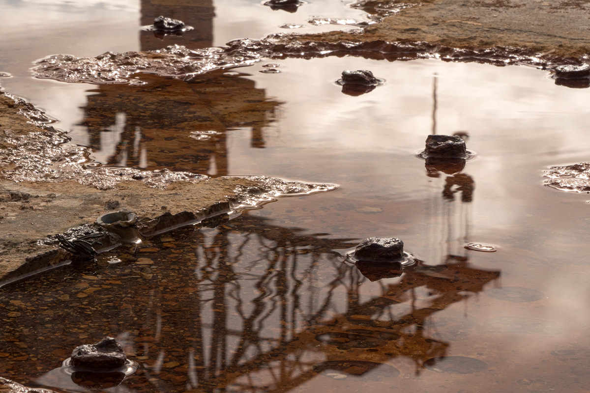 photo grue crane Chantier Naval shipyard reflet reflection flaque puddle