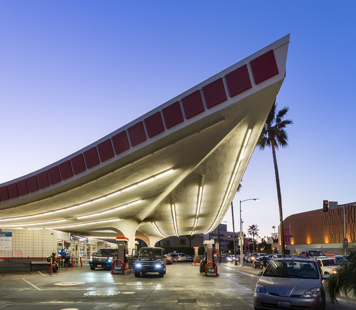design architecture Advertising  car culture Los Angeles Landmarks preservation roadside optimistic flamboyant