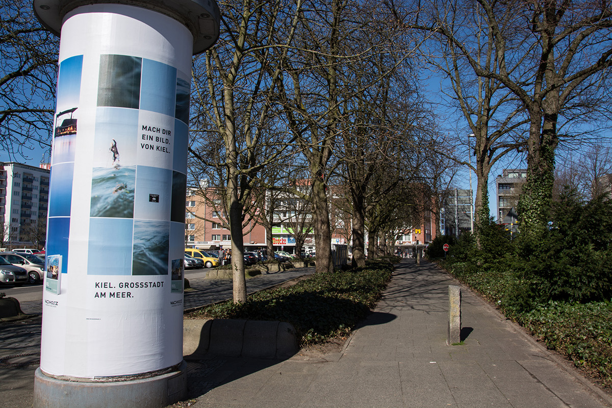 Kiel projektbüro Muthesius TomKörber Wachholtz carinawente Litfasssäule plakat plakatwerbung Litfaßwerbung