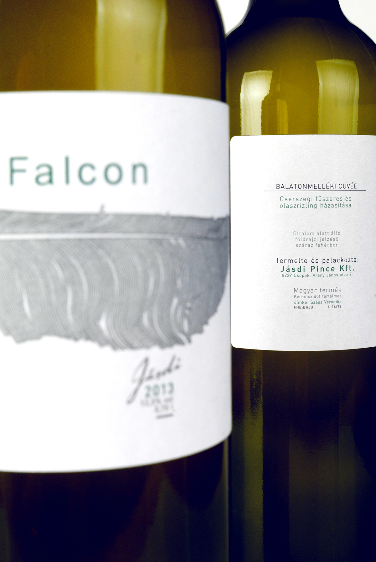 cuvee bottle wine winelabel falcon feather