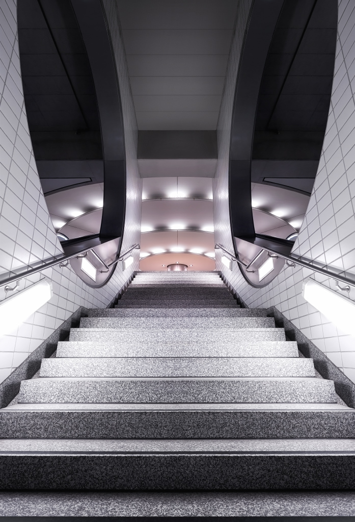 subwa metro underground berlin Frankfurt dubai vienna