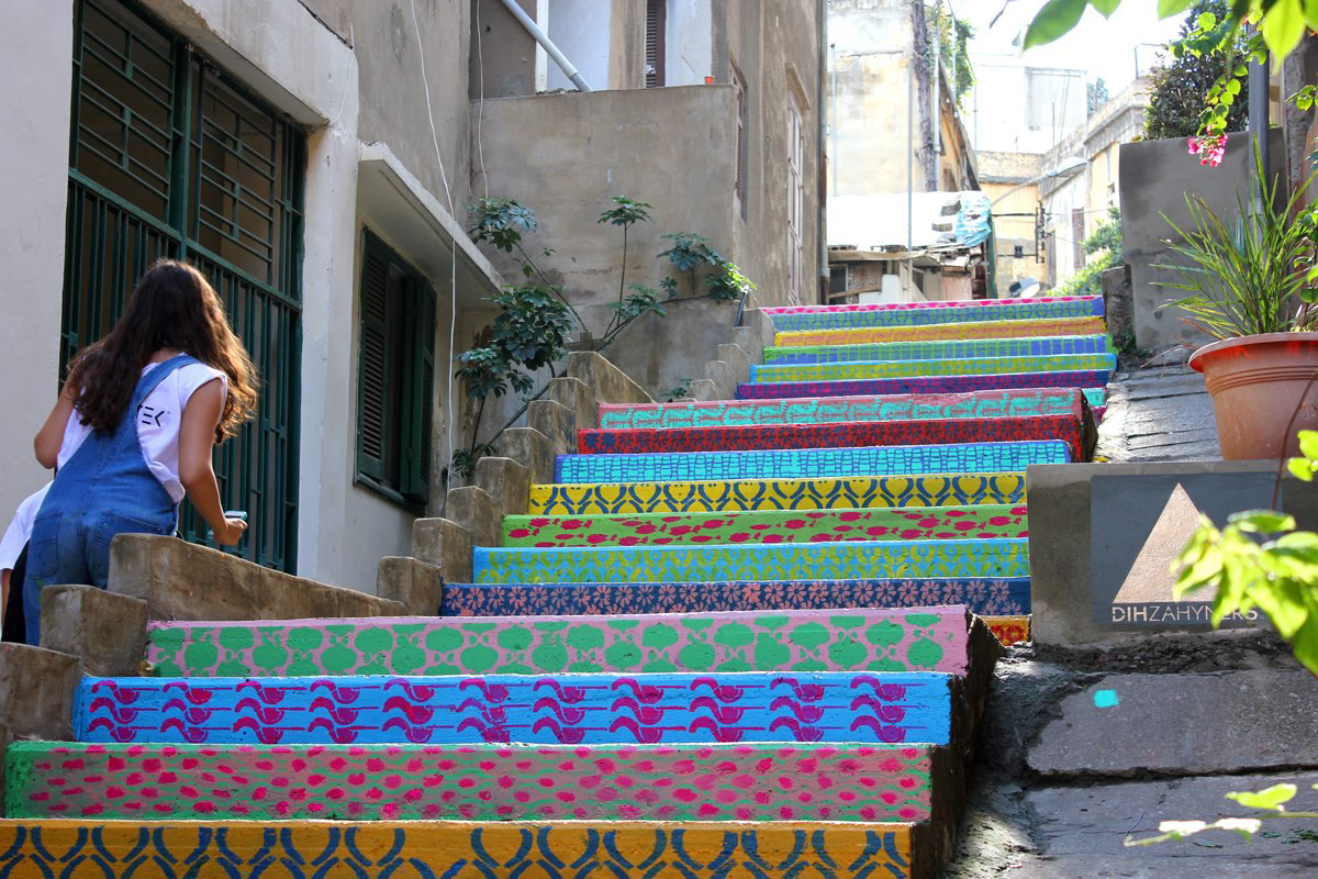 dihzahyners paintup Pianting colored stairs Beirut lebanon