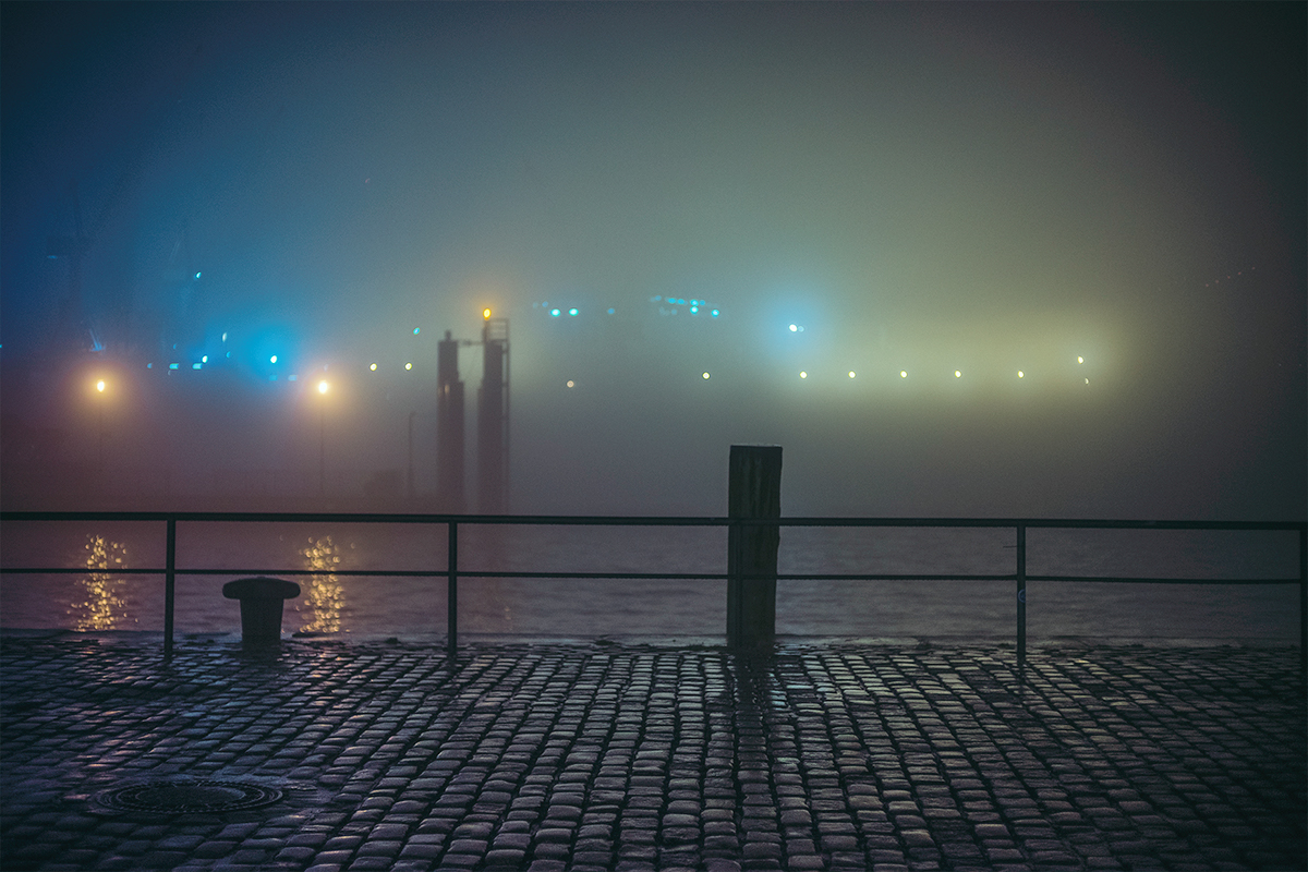 night fog nightphotography hamburg