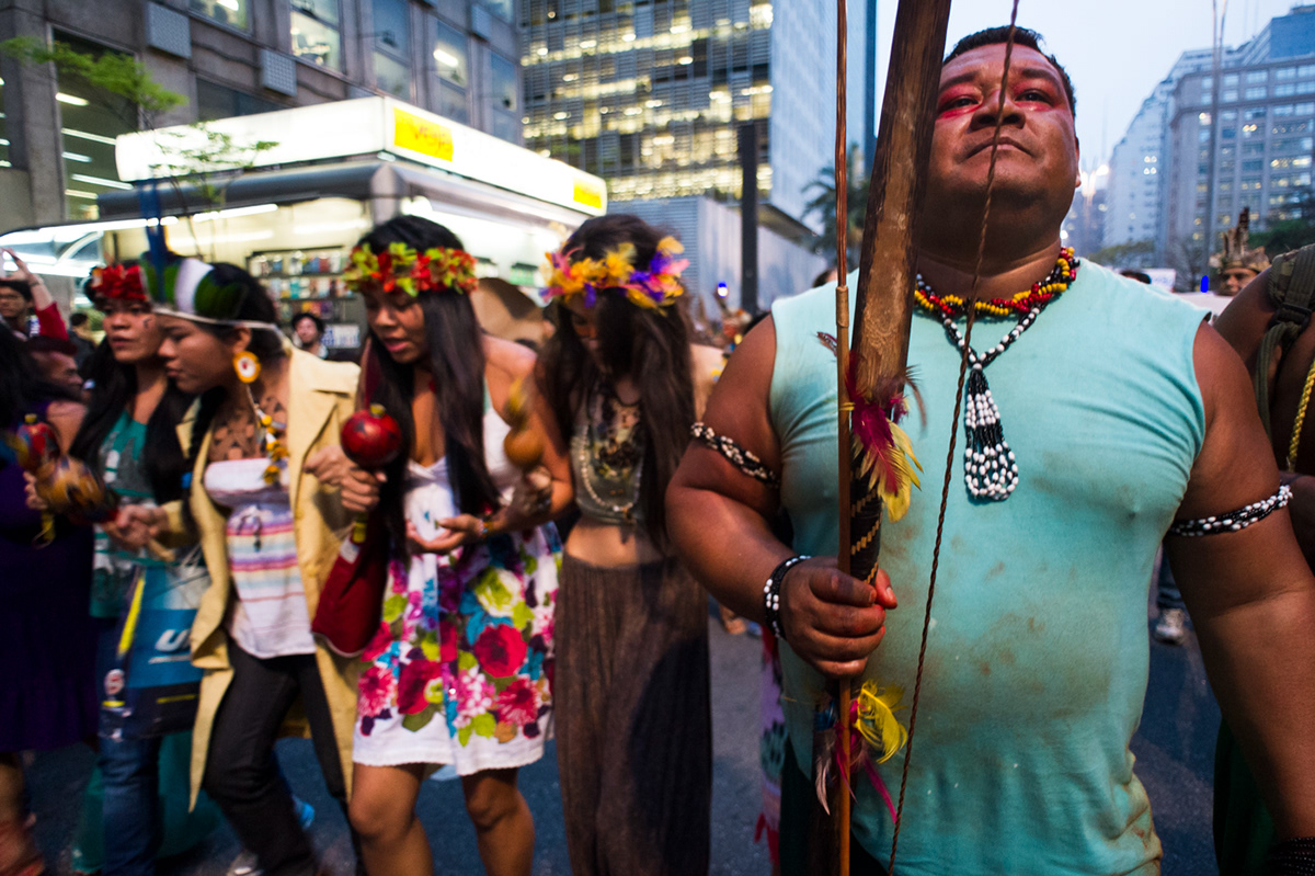 protest Protesto indio indios indigenous Street portrait retrato Manifestação Brasil Brazil são paulo