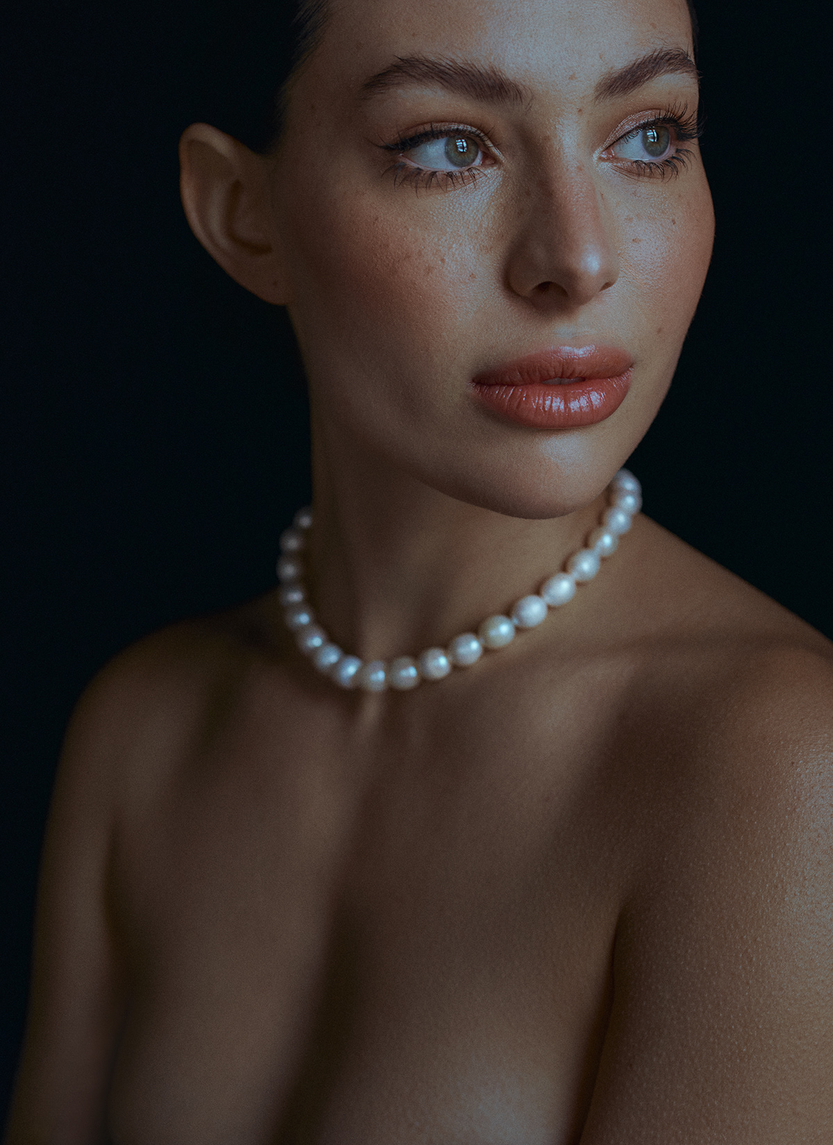 beauty jewelery model portrait studio woman