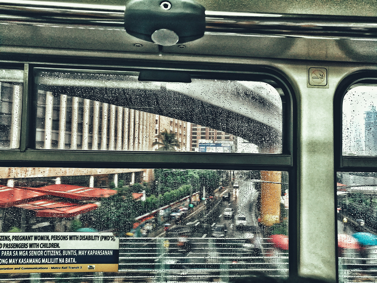 commute Manila LRT MRT North Edsa ortigas