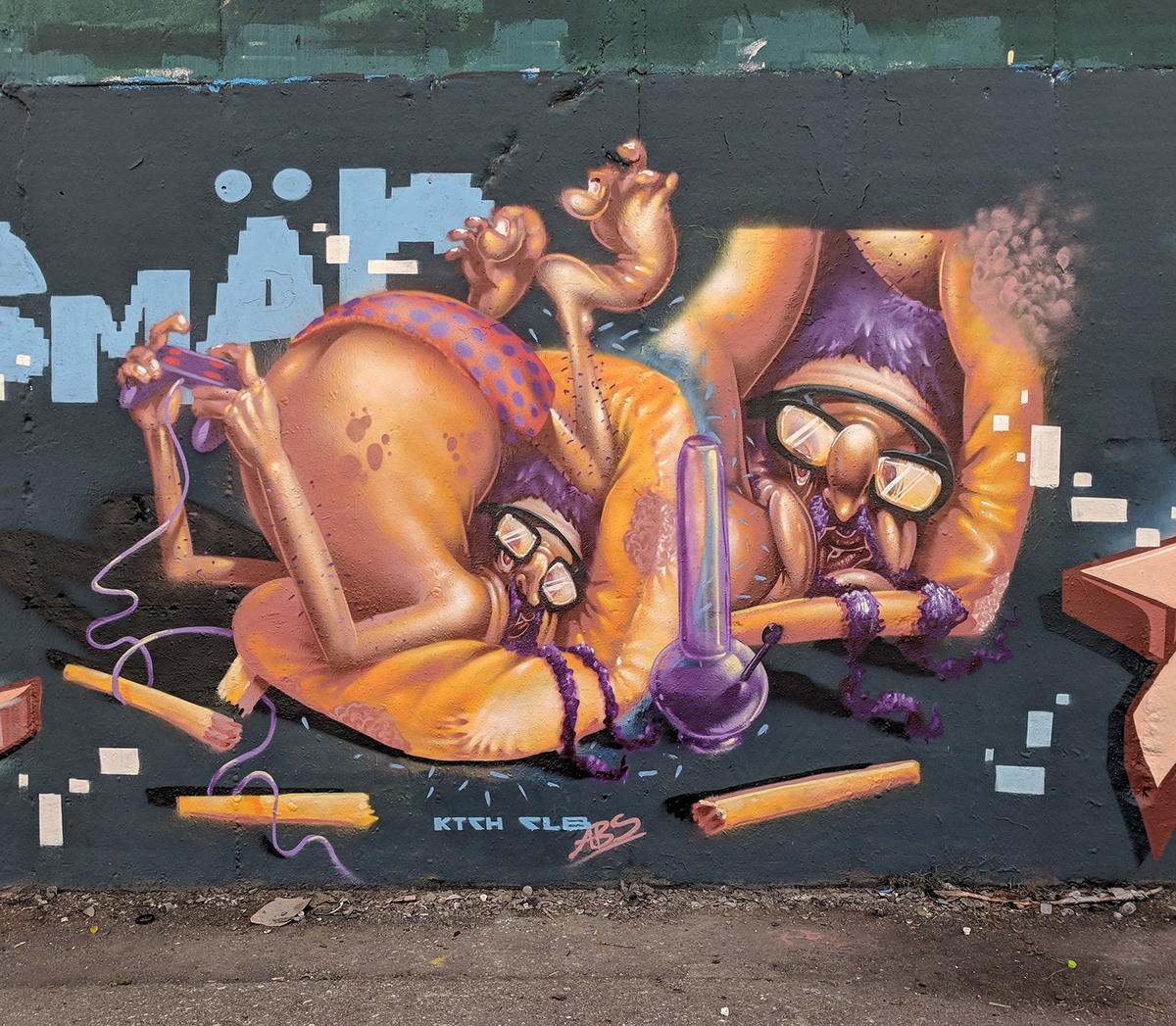 Graffiti ILLUSTRATION  streetart painting   characterdesign Mural