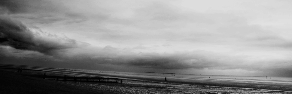 cuxhaven north sea beach storm rain Canon eos 1000D standart kit 18-55 black White lol
