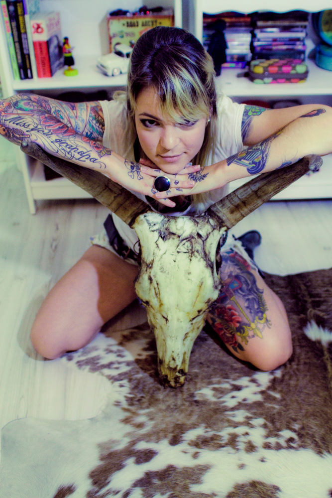 girls death Carcass bone tattoo woman sex sexy head cow