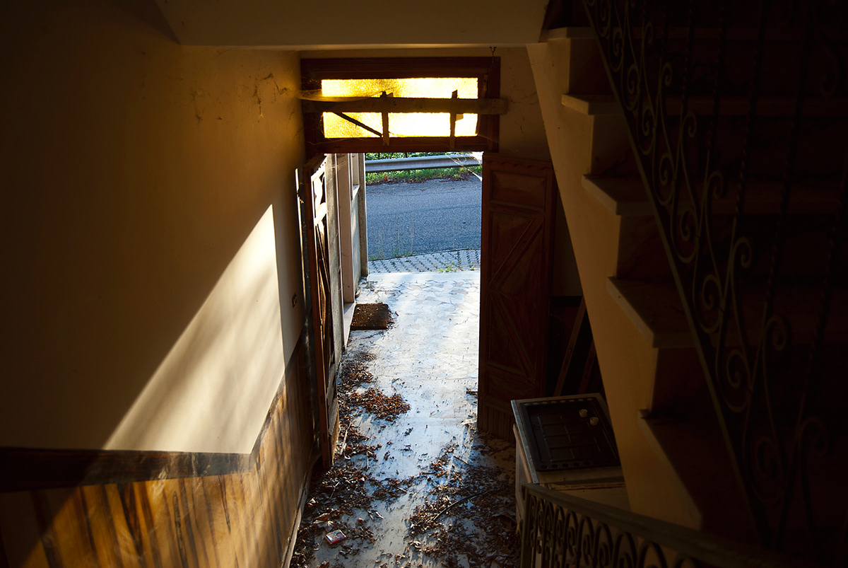 ph photo Italy italia earthquake disaster forsaken abandoned empty long exposure Interior design home '60 sunset