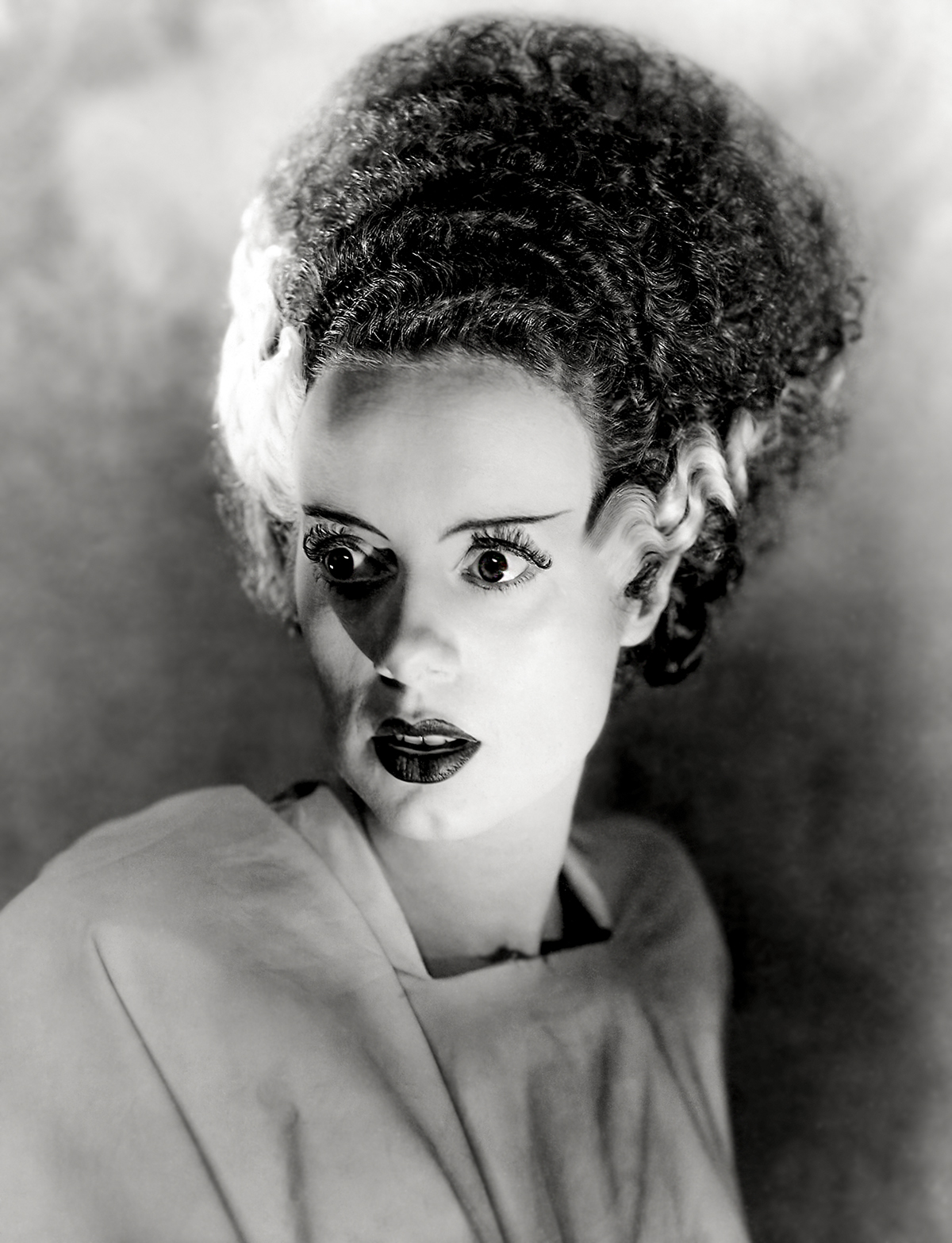 Elsa Lanchester, B&W. (The Bride of Frankenstein, 1935) .