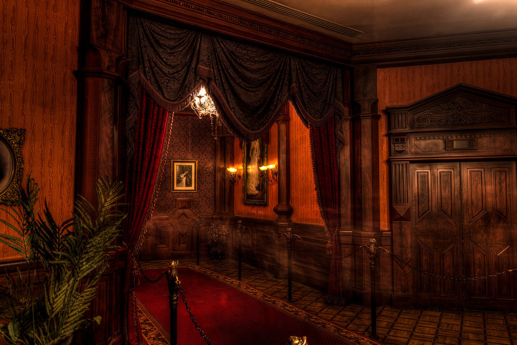 disney Disneyland disneyland paris HDR Picture phantom Manor hunted house