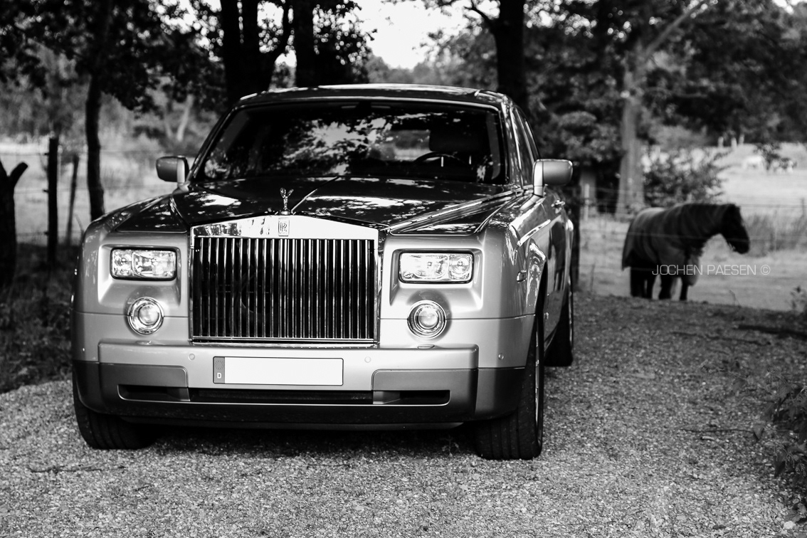 Rolls-Royce rolls royce british english UK United Kingdom royal silver car automobile luxury phantom automotive  
