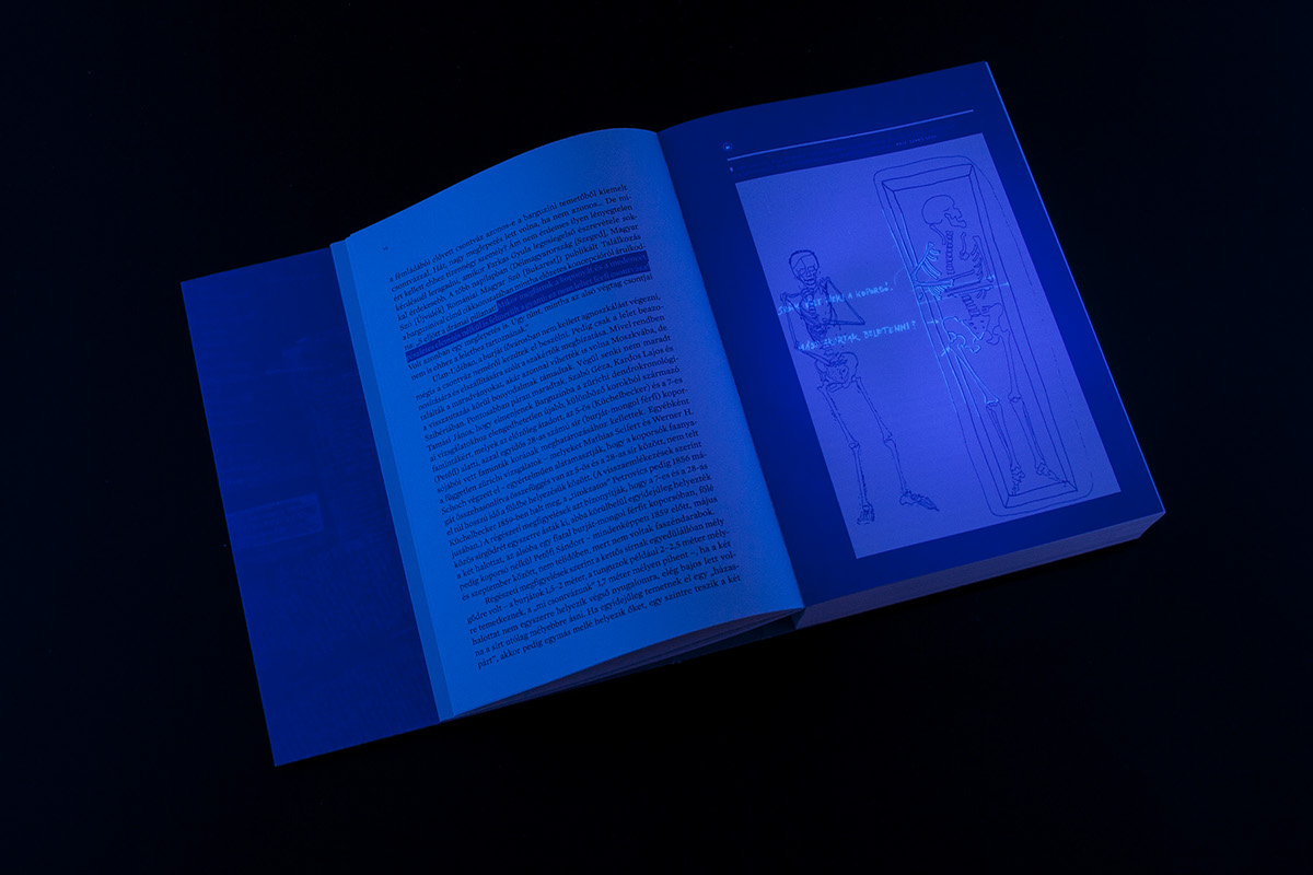 book UV fluorescent petőfi special ink Indigo blue open spine spine binding