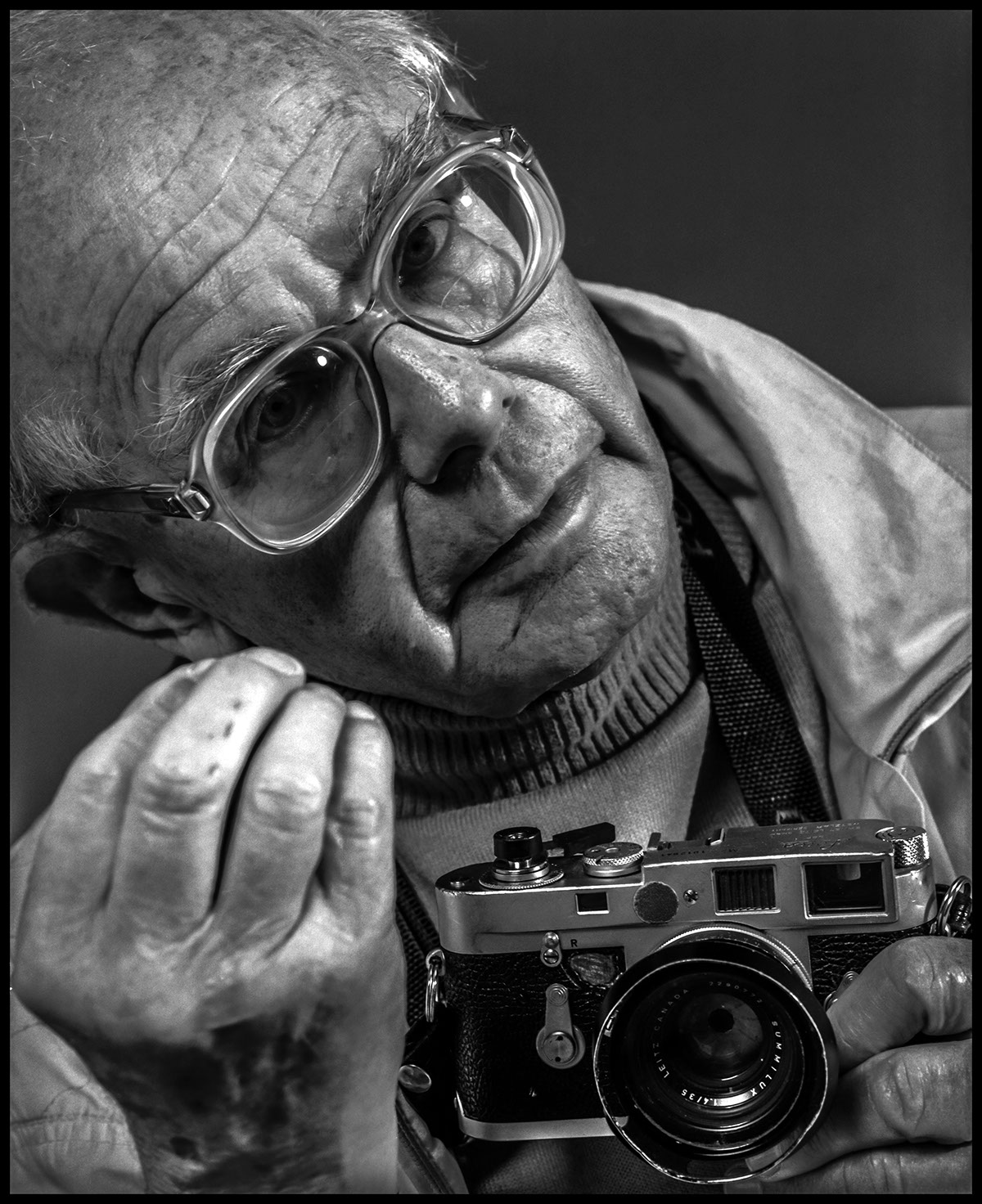 Kari Lasch photographer camera reportage studio portrait Leica session Black&white