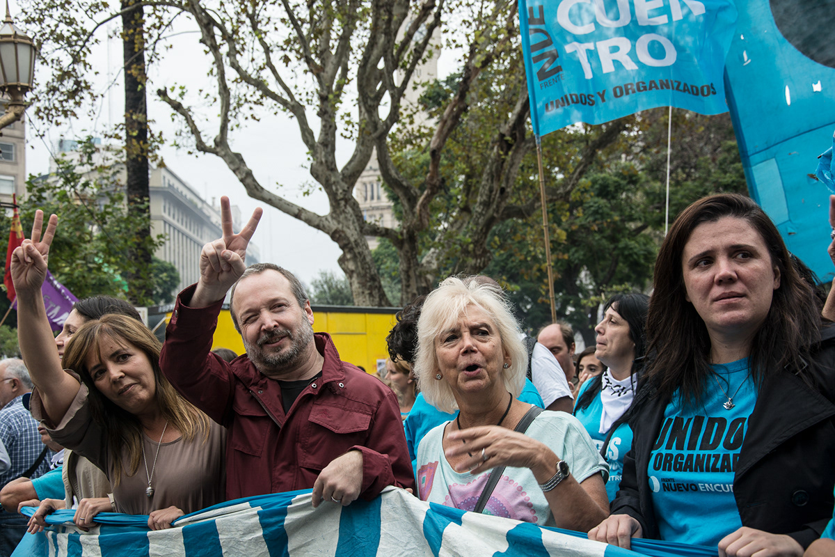 foto doceumental Periodismo Reportero Gráfico plaza de mayo argentina buenos aires 24 de marzo