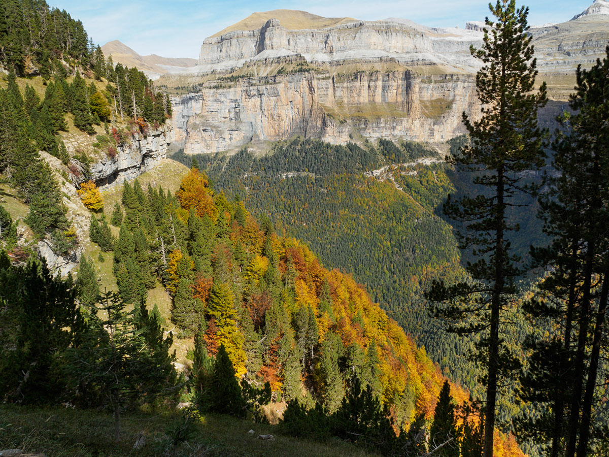 Adobe Portfolio travel photography Ordesa Aragon pyrenees autumn mountain red