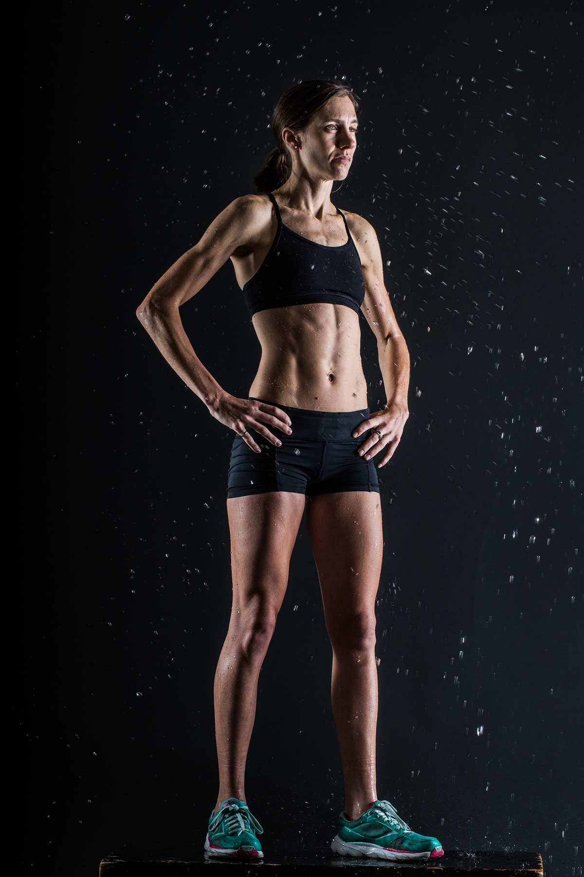 sports runners women athletes female strongwomen motion dramatic lighting