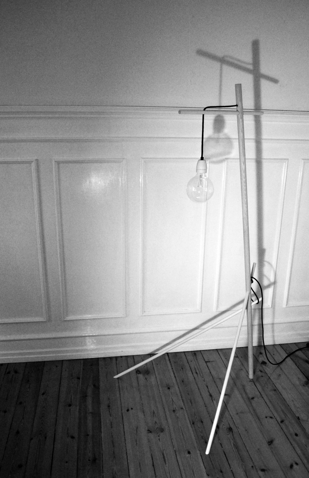 ash wood Round Sticks handmade Hand-planed Linen Cord incandescent bulb standard lamp Lamp Joinery