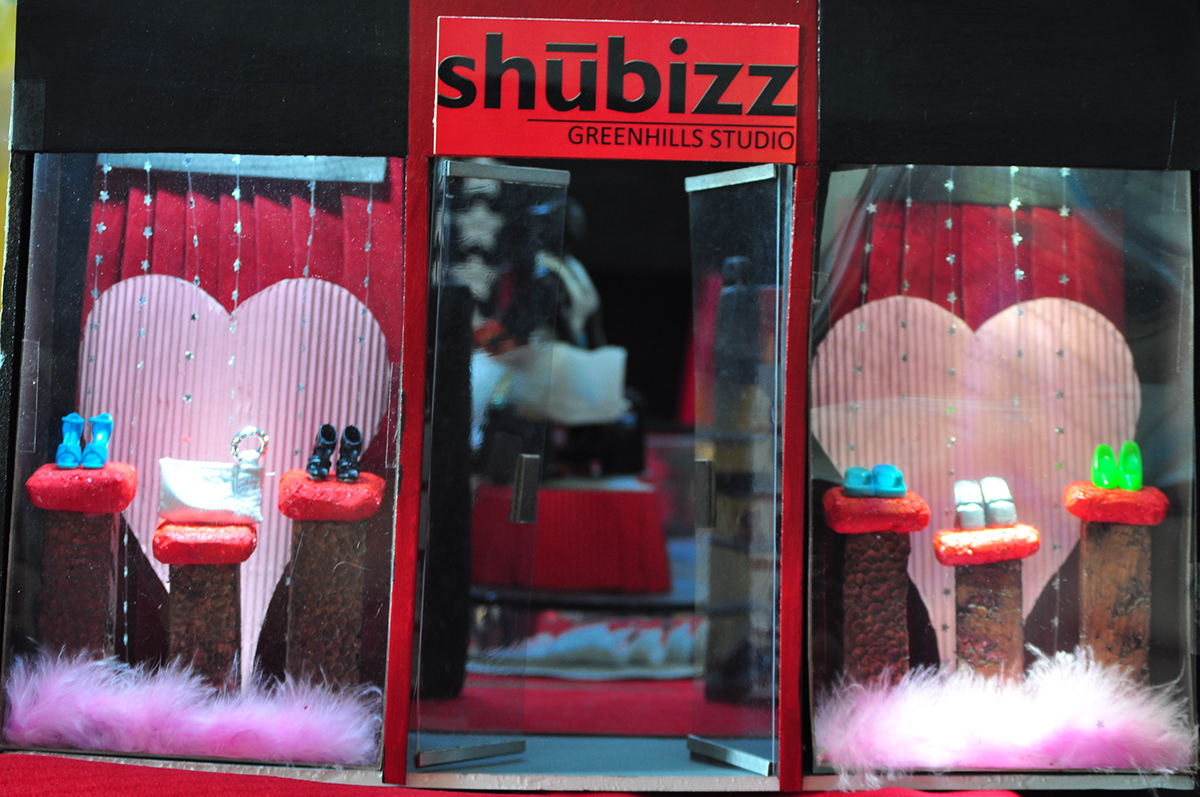 shubizz shoes Visual Merchandising Window Display store design