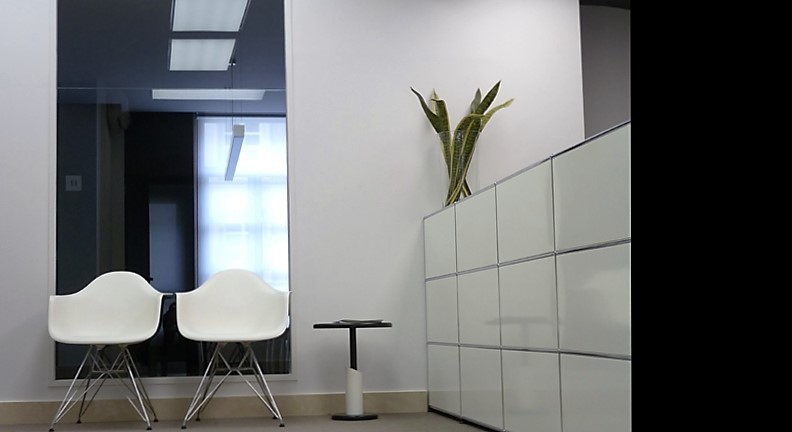 Interior design diseño mobiliario oficina OBRA reforma