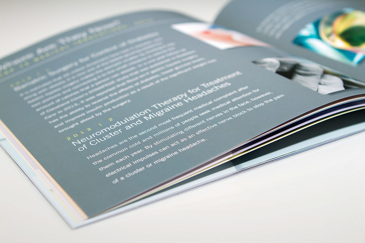 Adobe Portfolio brochure gloss Diecut