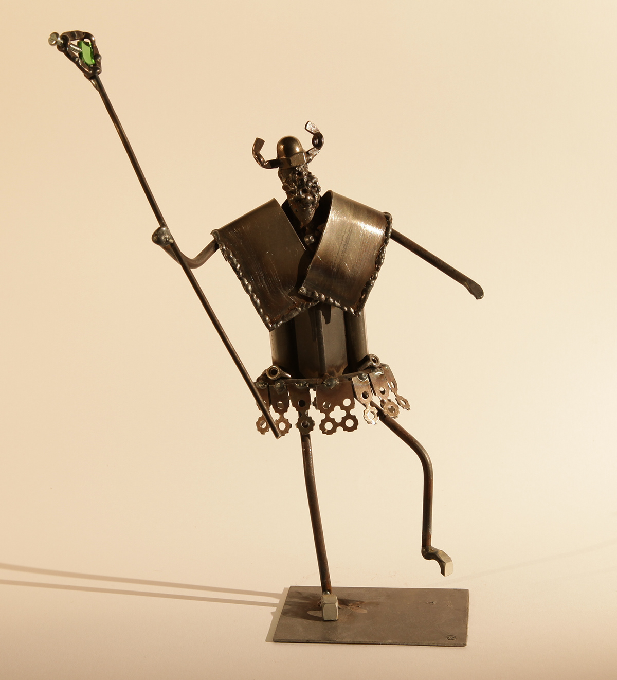 fine art robotto upcycling recycling Otto Szabo robot warrior
