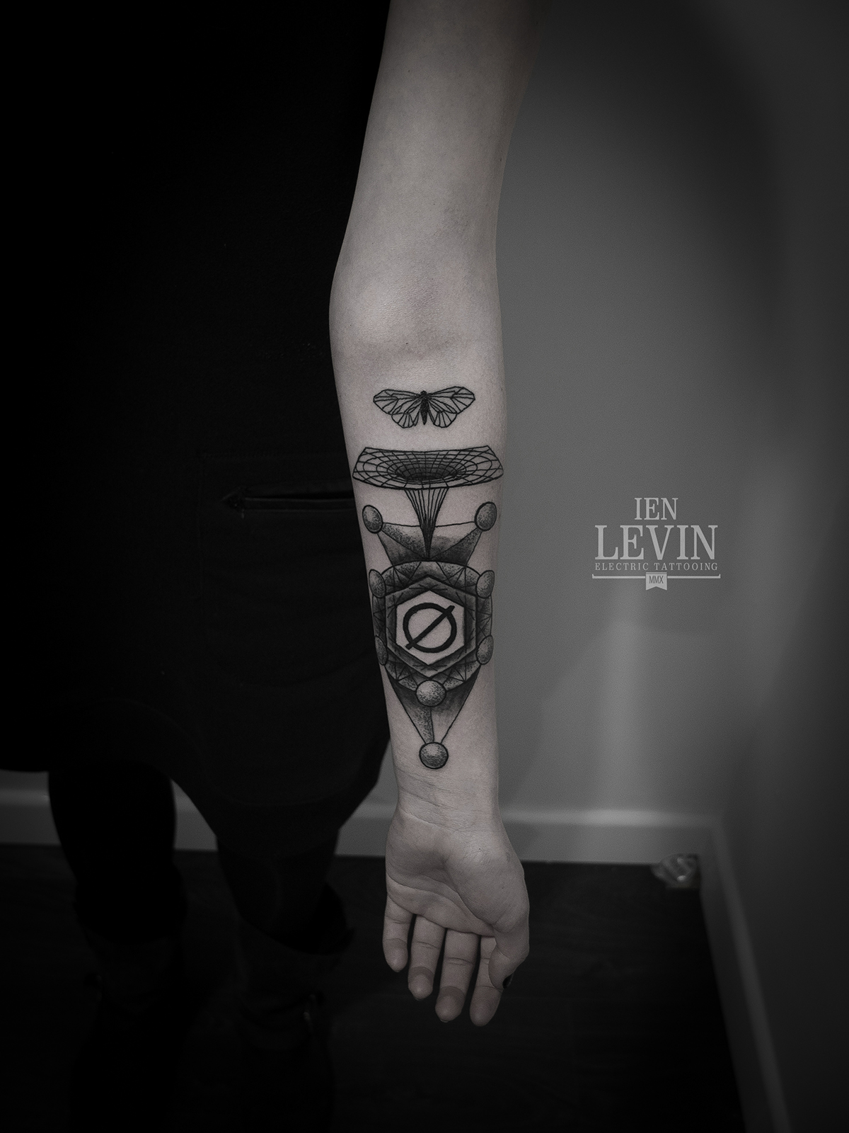 tattoo ienlevin levin lineart dotwork graphic etching engraving blackwork masonic occult symbolism sacred geometry satanic science