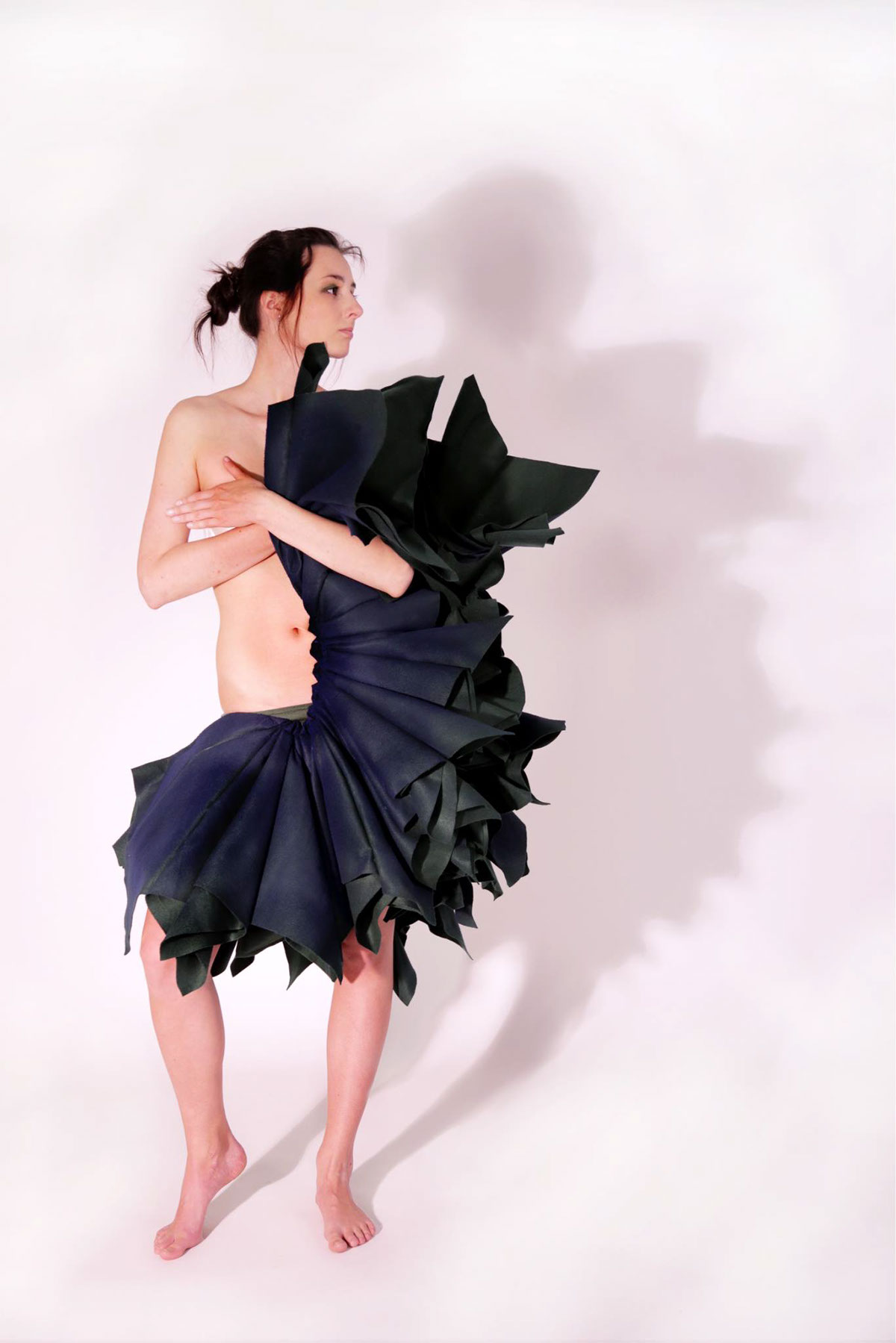 Silhouette layers multiplication composition origami  costume variable green scenography Theatre