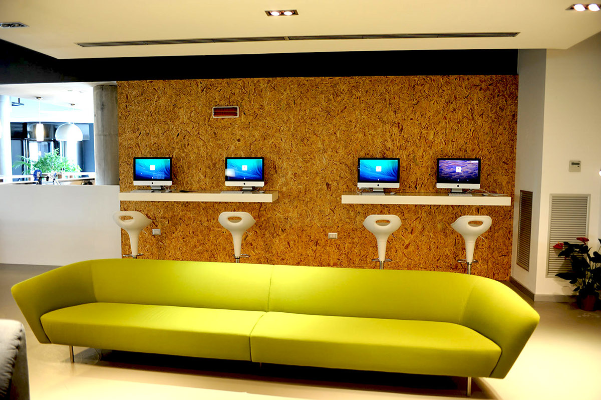 design Retail Interior furniture humanplace Retaildesign energy Bistrot lounge loungebar light material wood concrete